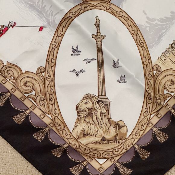 Vintage Art of the Scarf 34x34 Square Scarf from Tie Rack Ltd London Royals - Picture 6 of 15